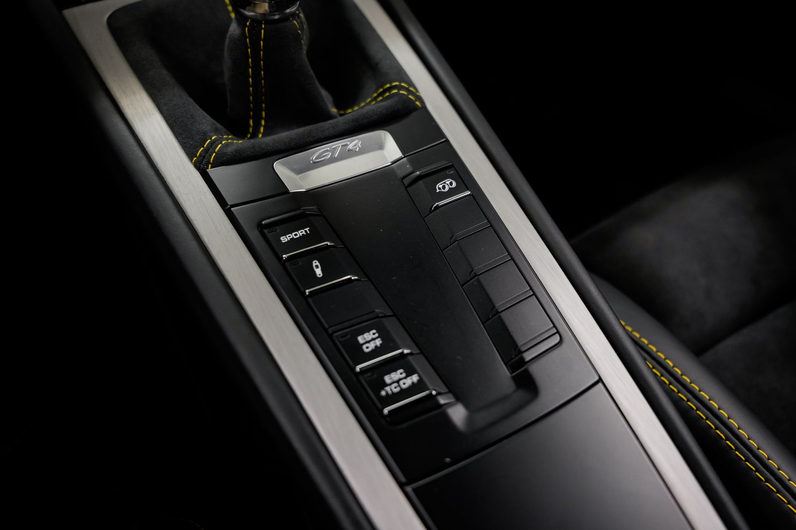 2016 Porsche Cayman GT4 — photo 14