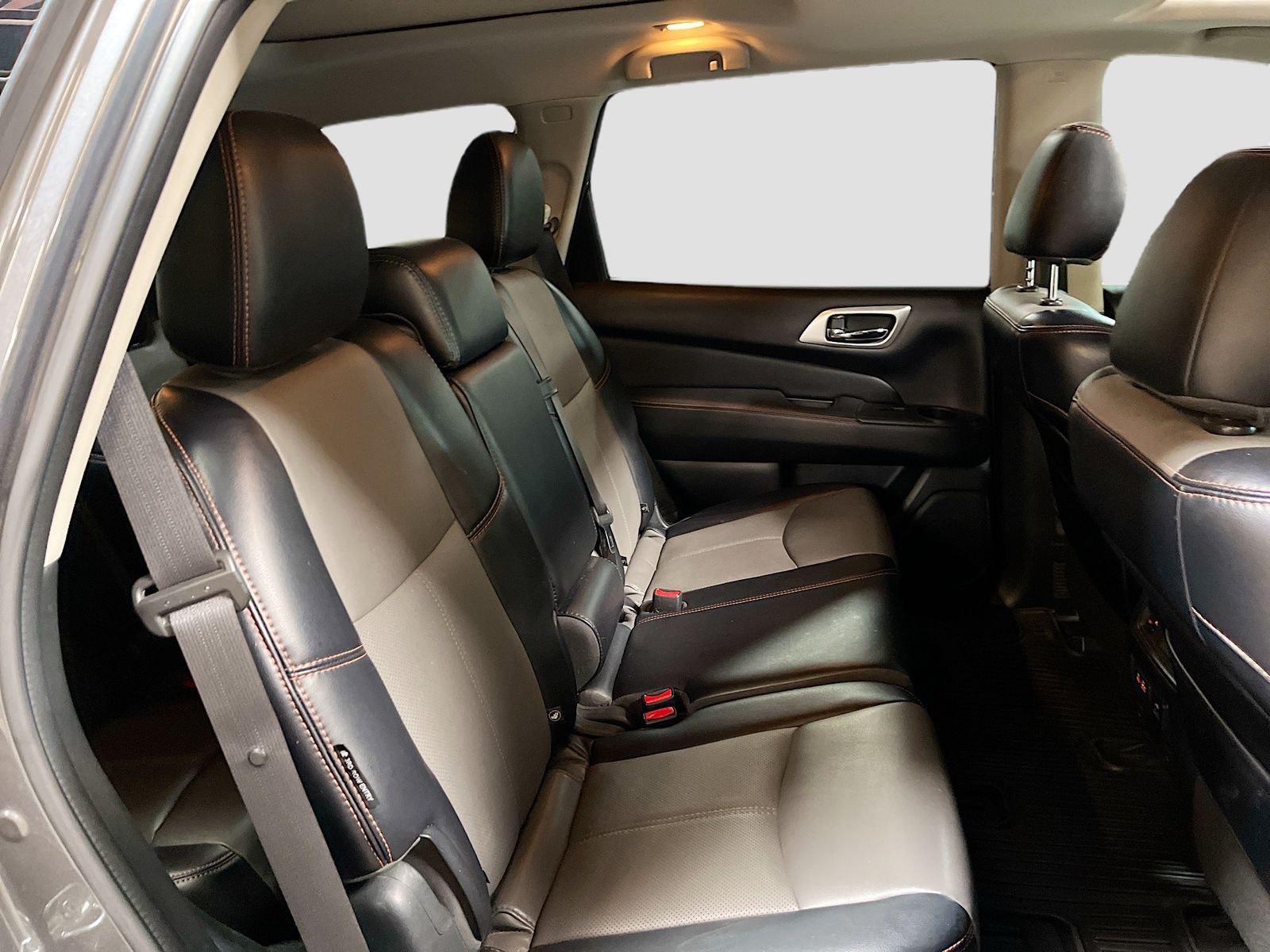 Used 2020 Gray Nissan SL image 29