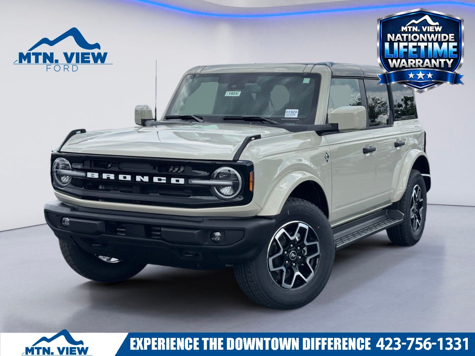 Desert Sand 2026 Ford Bronco SUV / Crossover Four-Wheel Drive Automatic
