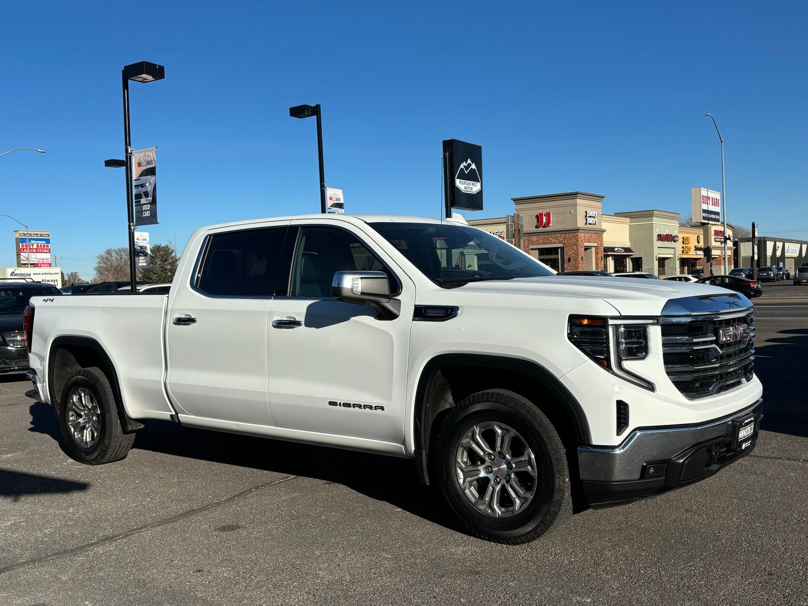 2023 GMC Sierra 1500 SLT's photo