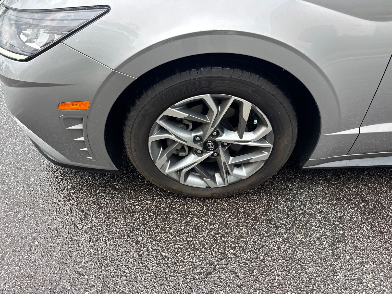 Used 2023 Silver Hyundai SEL image 11