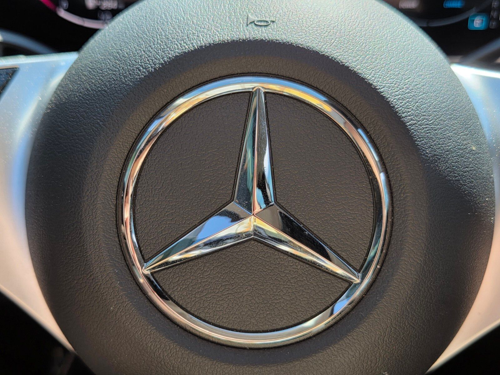 2025 Mercedes-Benz C-Class Sedan C 300 - Photo 27