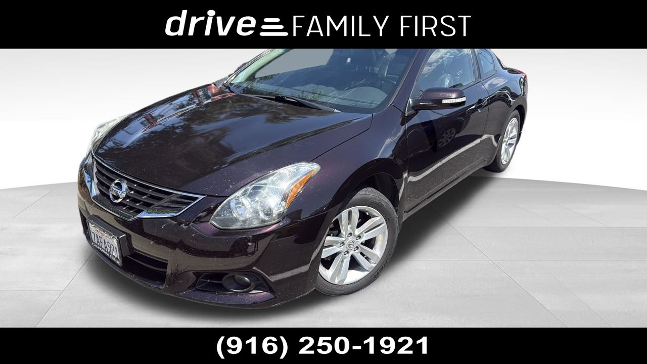 Red (Crimson Black Metallic) 2013 Nissan Altima Coupe Coupe Front-Wheel Drive Continuously Variable Transmission