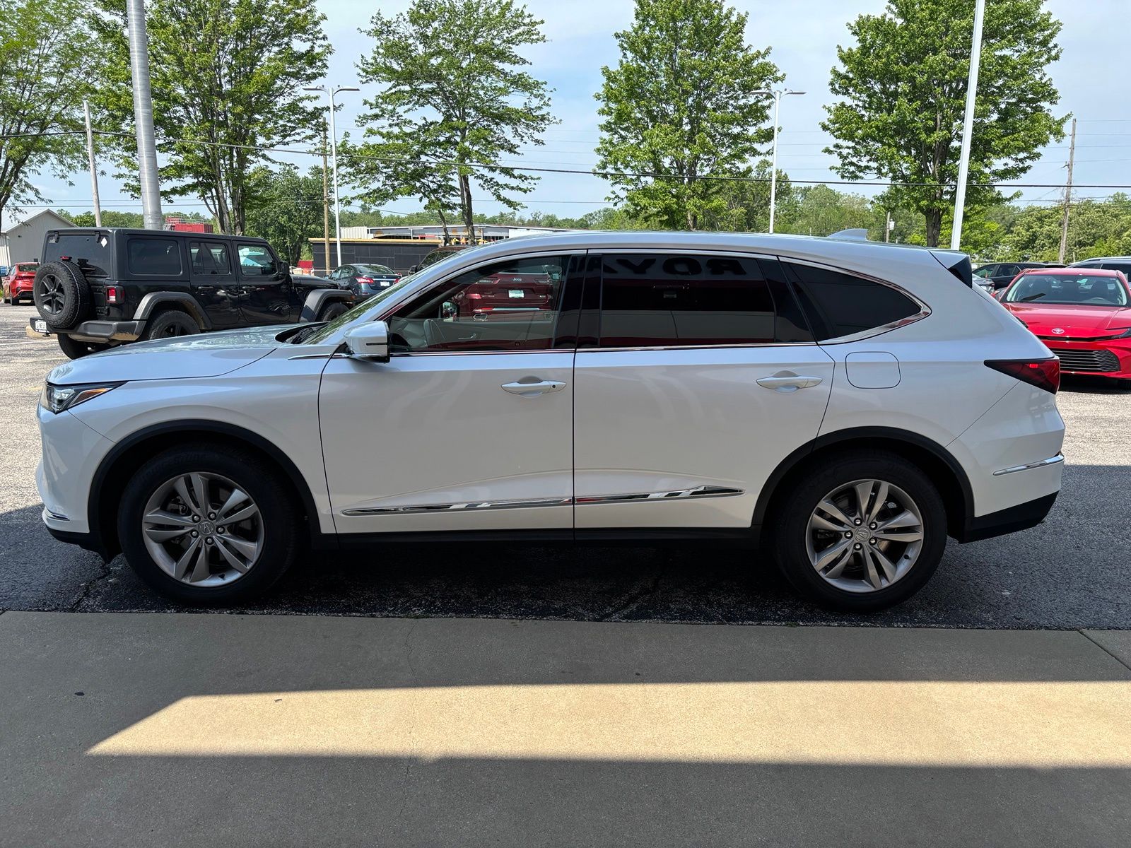 View vehicle photo 4