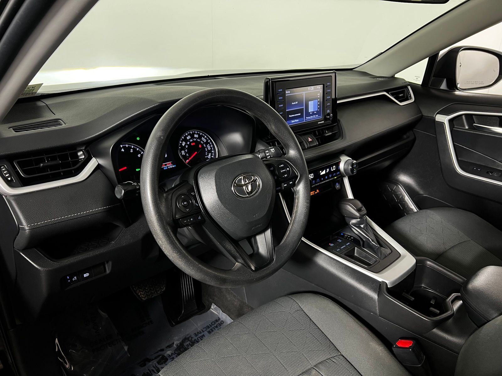 Thumbnail: 2022 Toyota RAV4 - 12