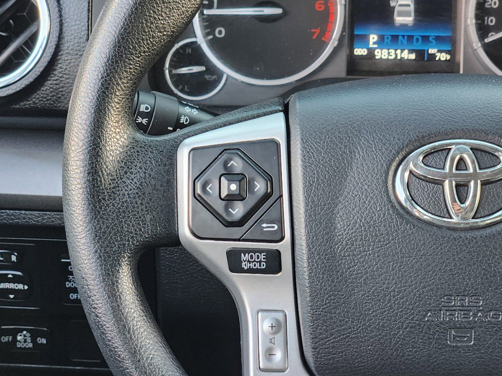 2017 Toyota Tundra SR5 32