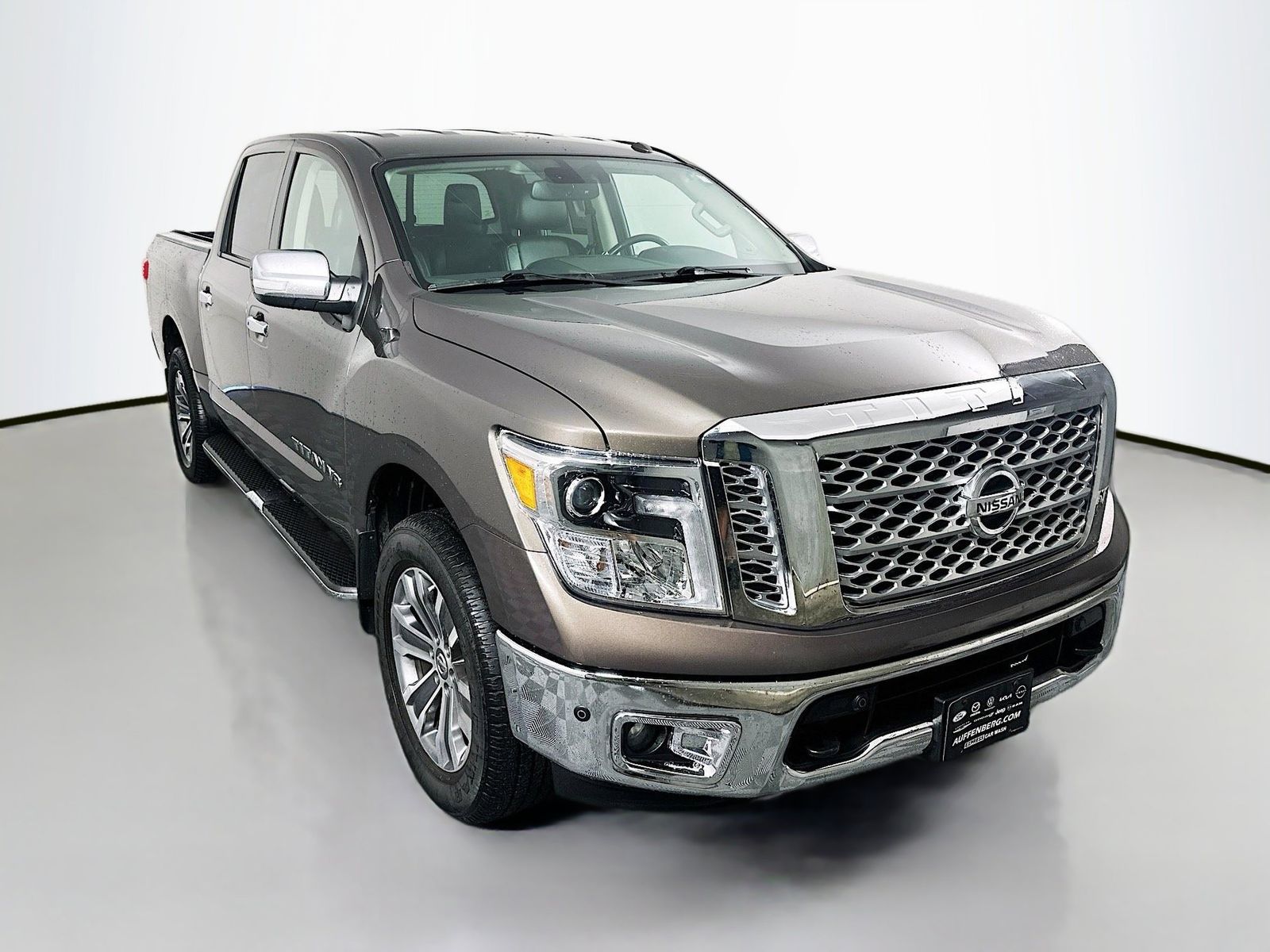 Java Metallic 2019 Nissan Titan SL Crew Cab 4WD Pickup Truck Four-Wheel Drive 7-Speed Automatic
