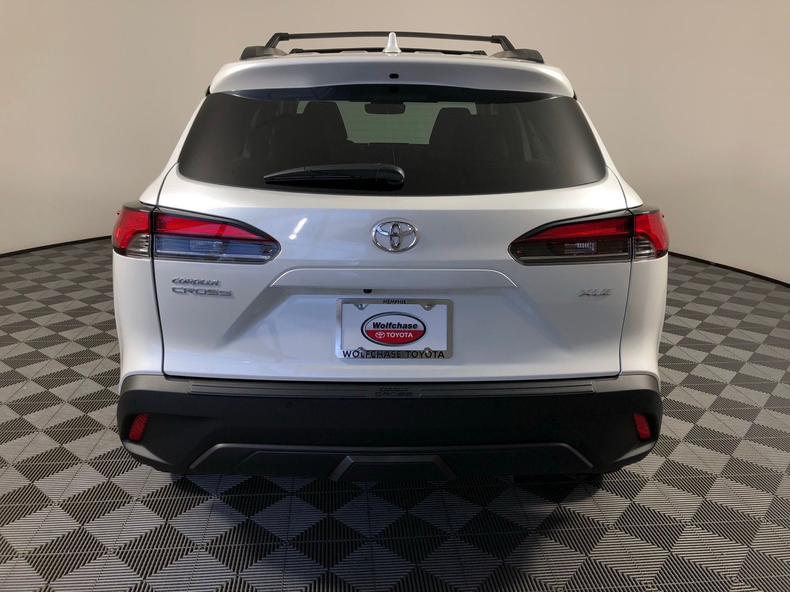 2025 Toyota Corolla Cross XLE 6