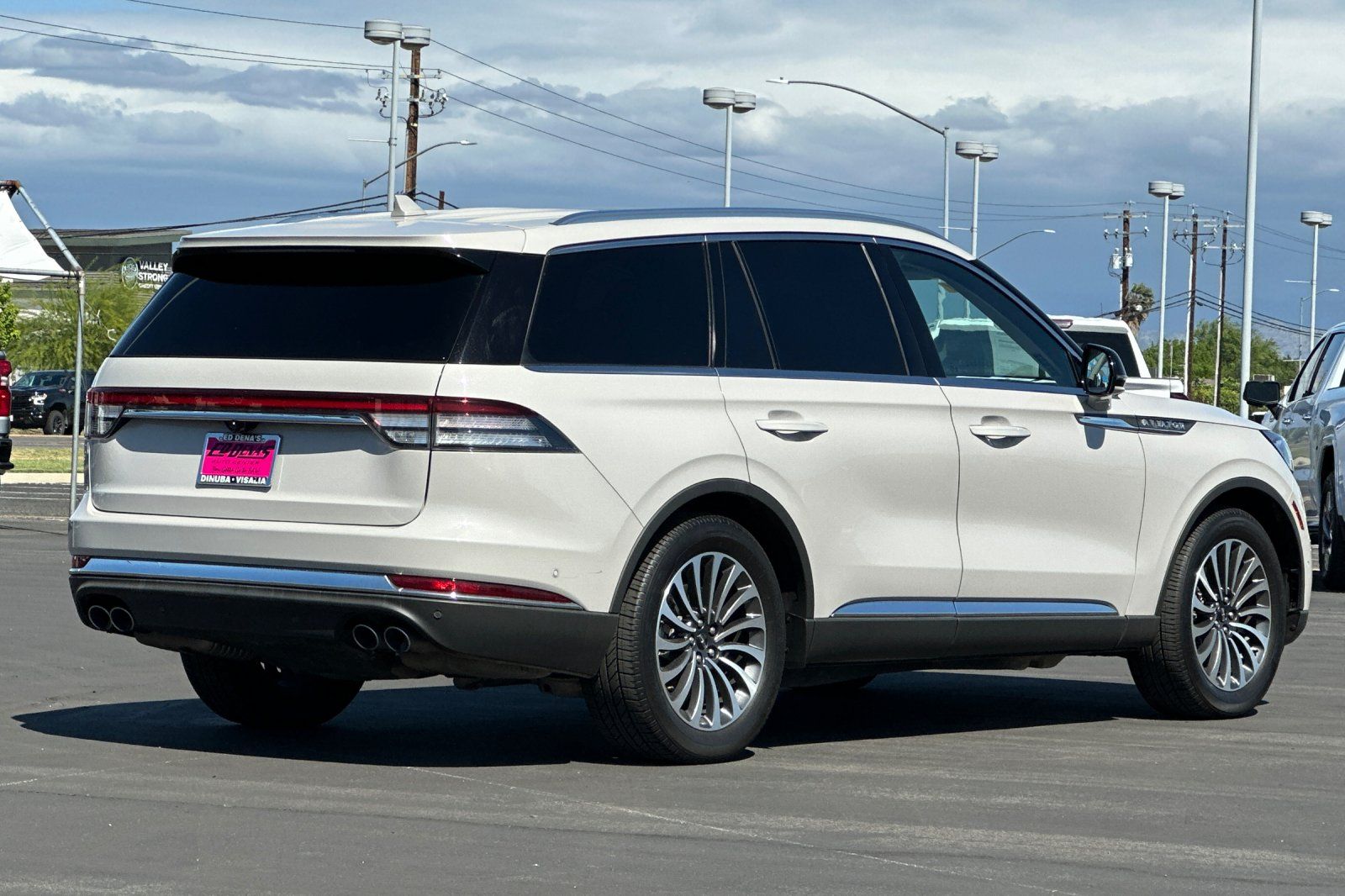 View vehicle photo 4