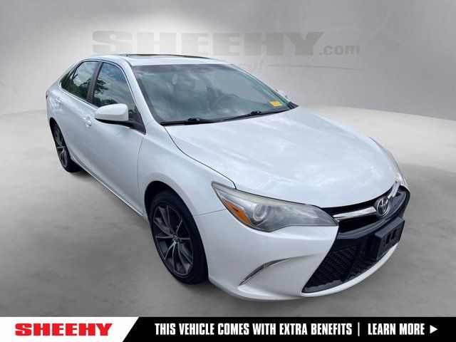 White (Blizzard Pearl) 2017 Toyota Camry XSE Sedan Front-Wheel Drive 6-Speed Automatic