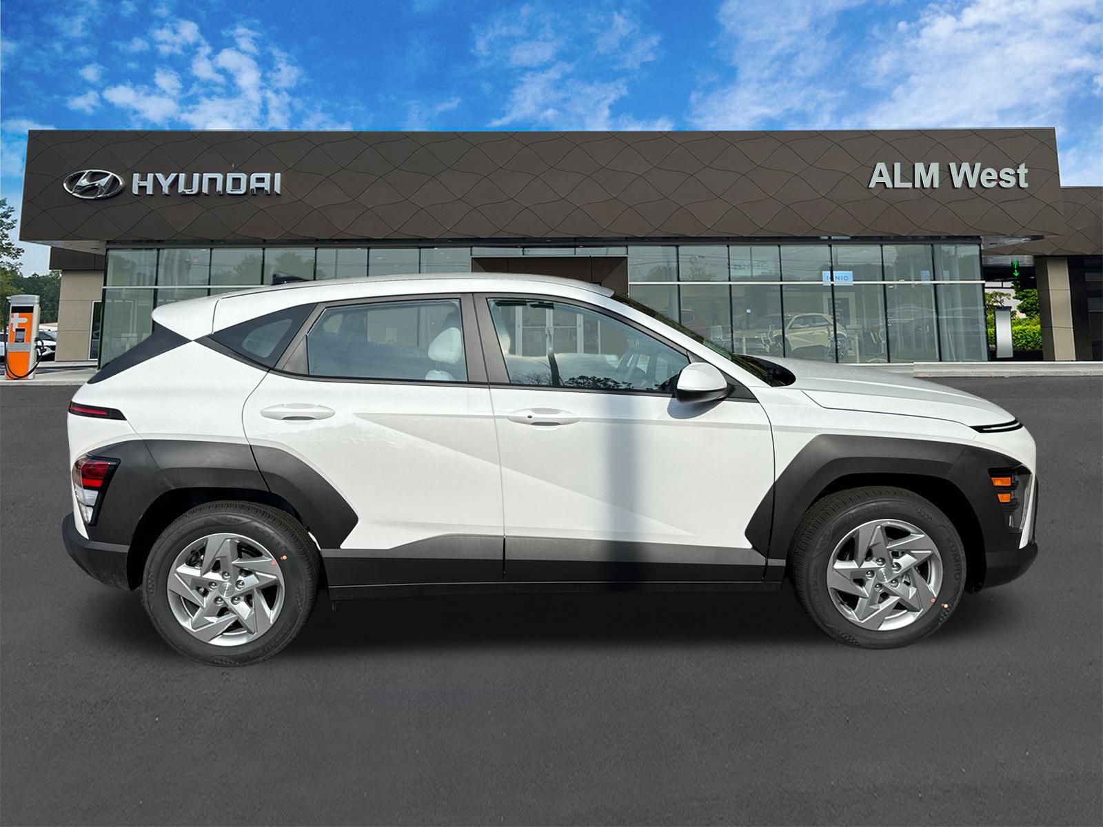 Used 2026 White Hyundai SE image 4