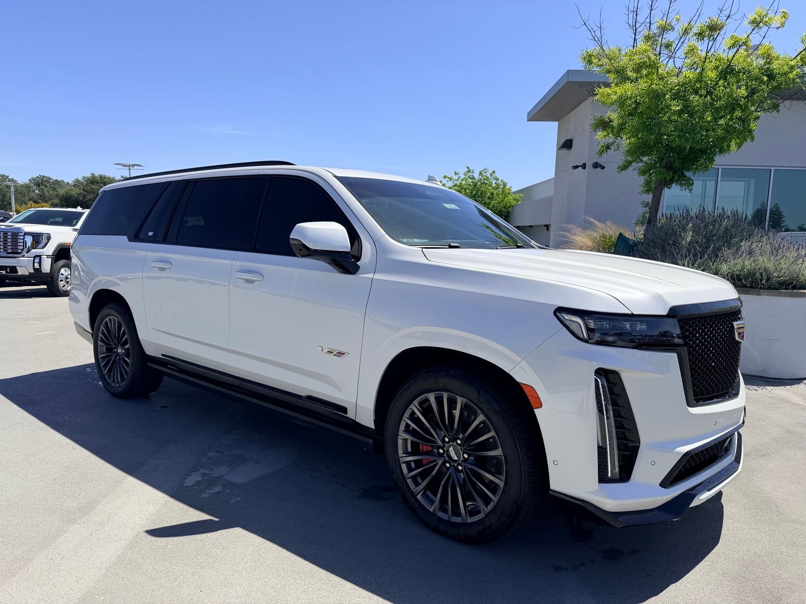 Crystal White Tricoat 2025 Cadillac Escalade-V ESV 4WD SUV / Crossover All-Wheel Drive Automatic