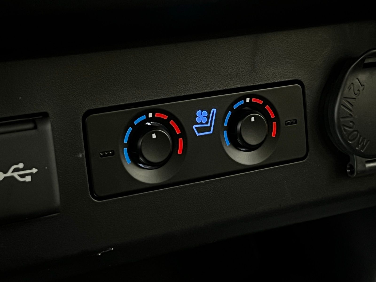 Thumbnail: 2023 Toyota 4Runner - 21