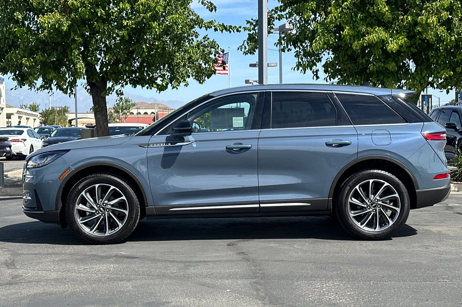 View vehicle photo 7