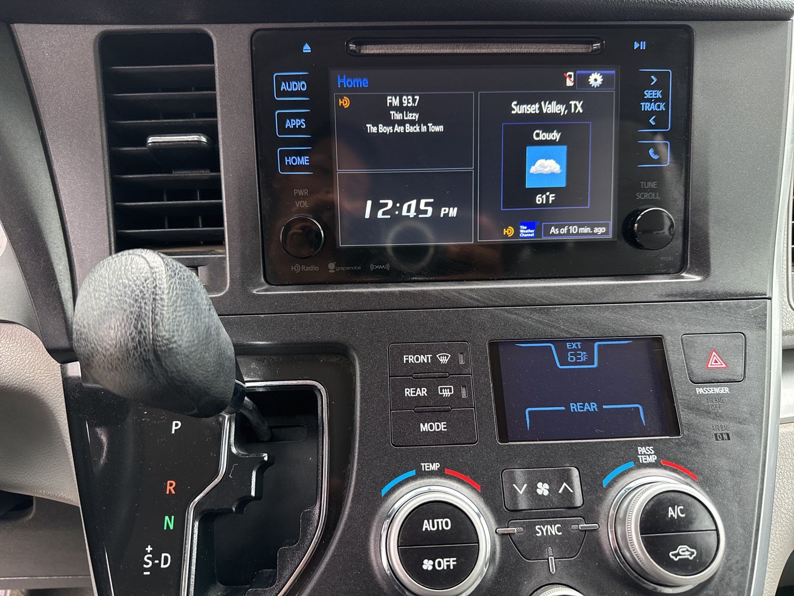 Used Car 2016 Toyota Sienna  Le For Sale Under $12,000 In Austin, Texas