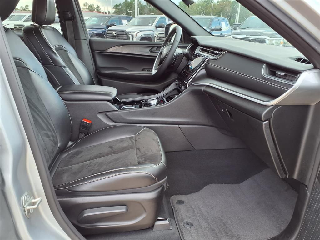 2023 Jeep Grand Cherokee L Altitude Silver at Bayshore Chrysler Jeep Dodge Ram