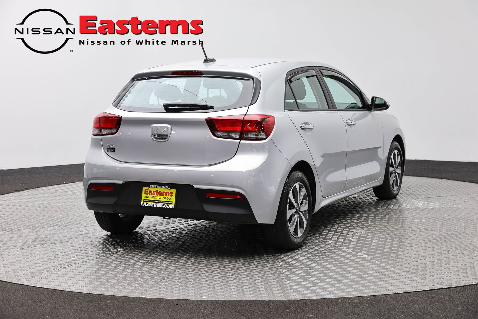 View vehicle photo 5