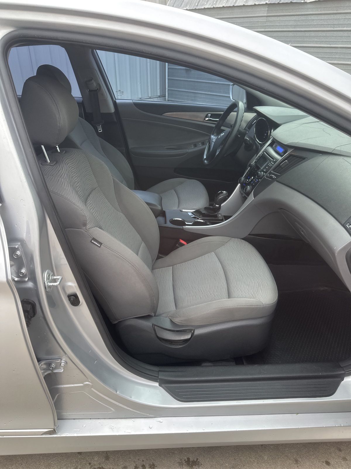 Used Car 2012 Hyundai Sonata Hybrid  Base For Sale Under $10,000 In Austin, Texas