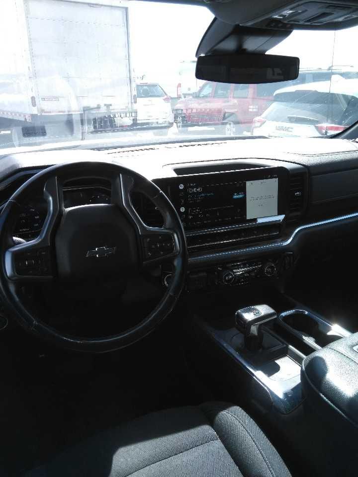 2022 Chevrolet Silverado 1500 RST photo