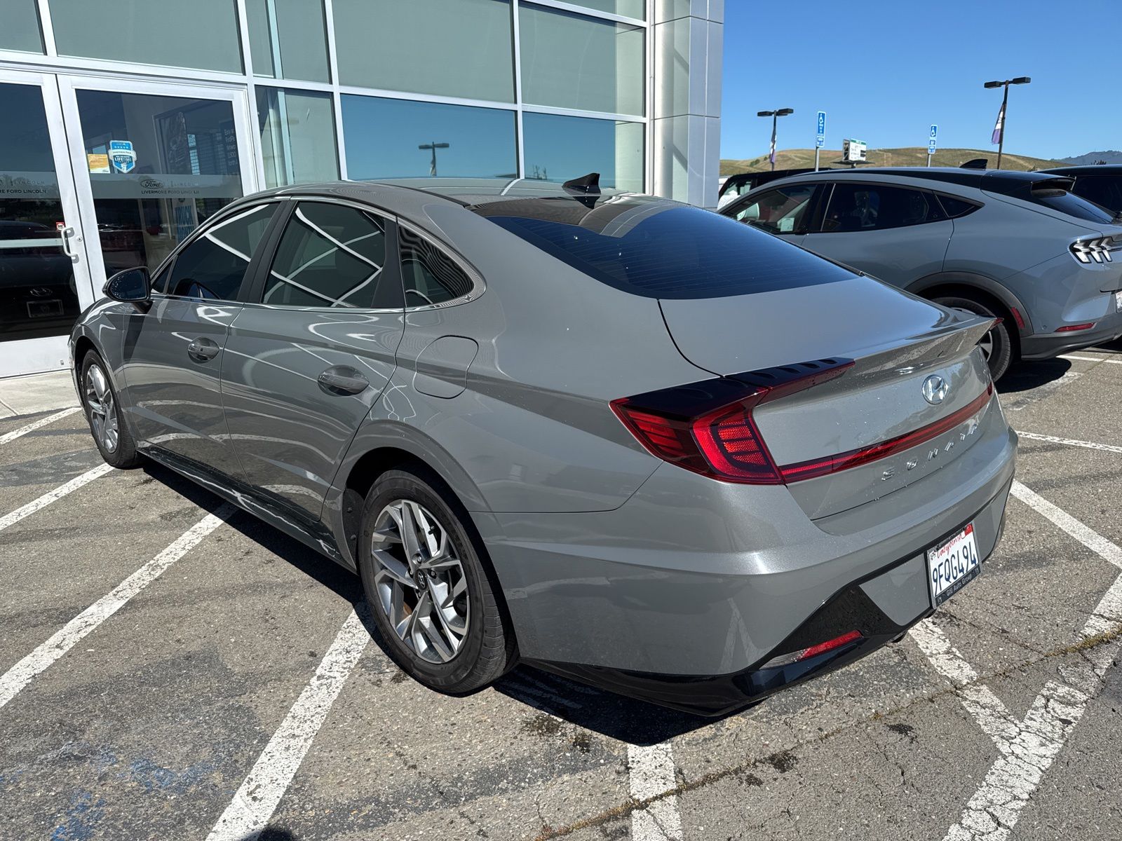 Used 2023 Gray Hyundai SEL image 3