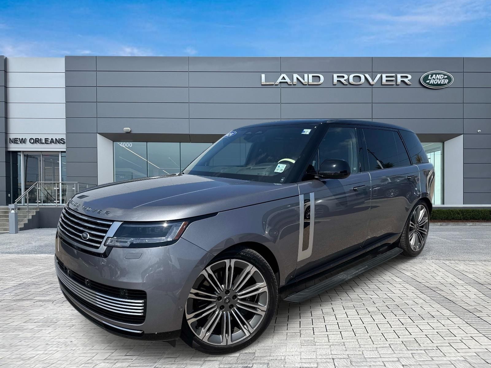 Eiger Gray Metallic 2024 Land Rover Range Rover P615 SV LWB AWD SUV / Crossover All-Wheel Drive 8-Speed Automatic