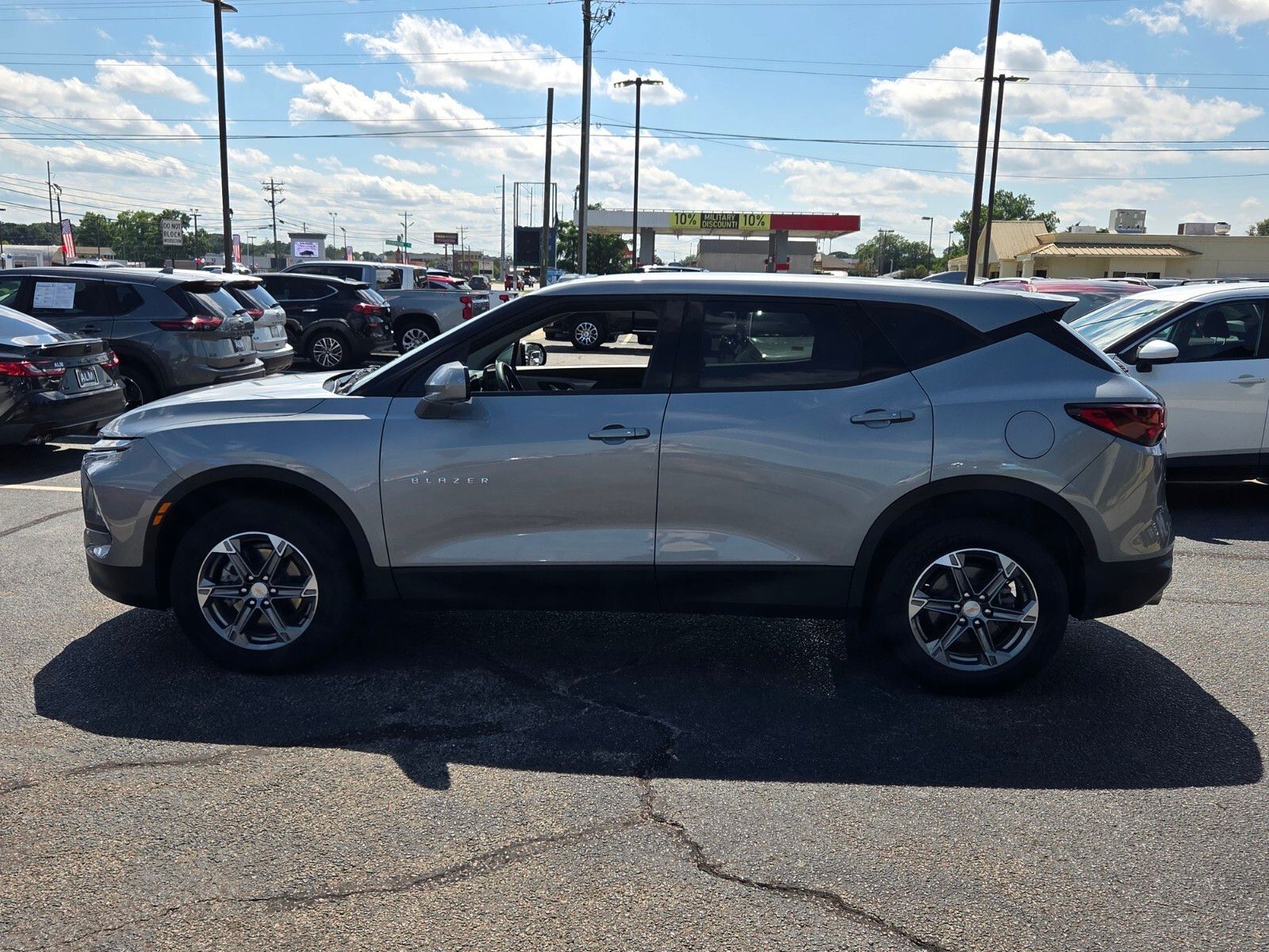 Used 2025 Gray Chevrolet LT image 4