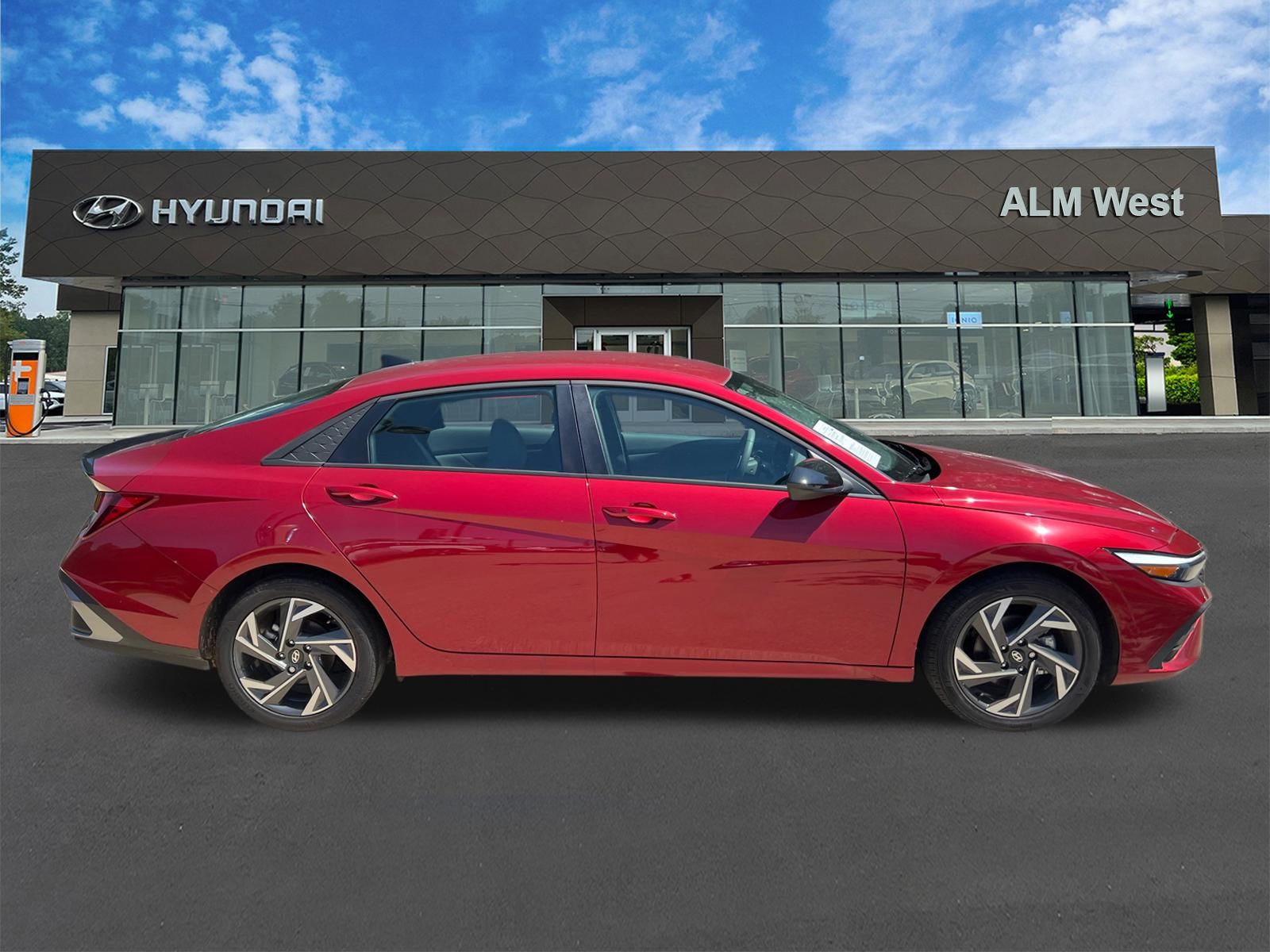 Used 2025 Red Hyundai SEL Sport image 4