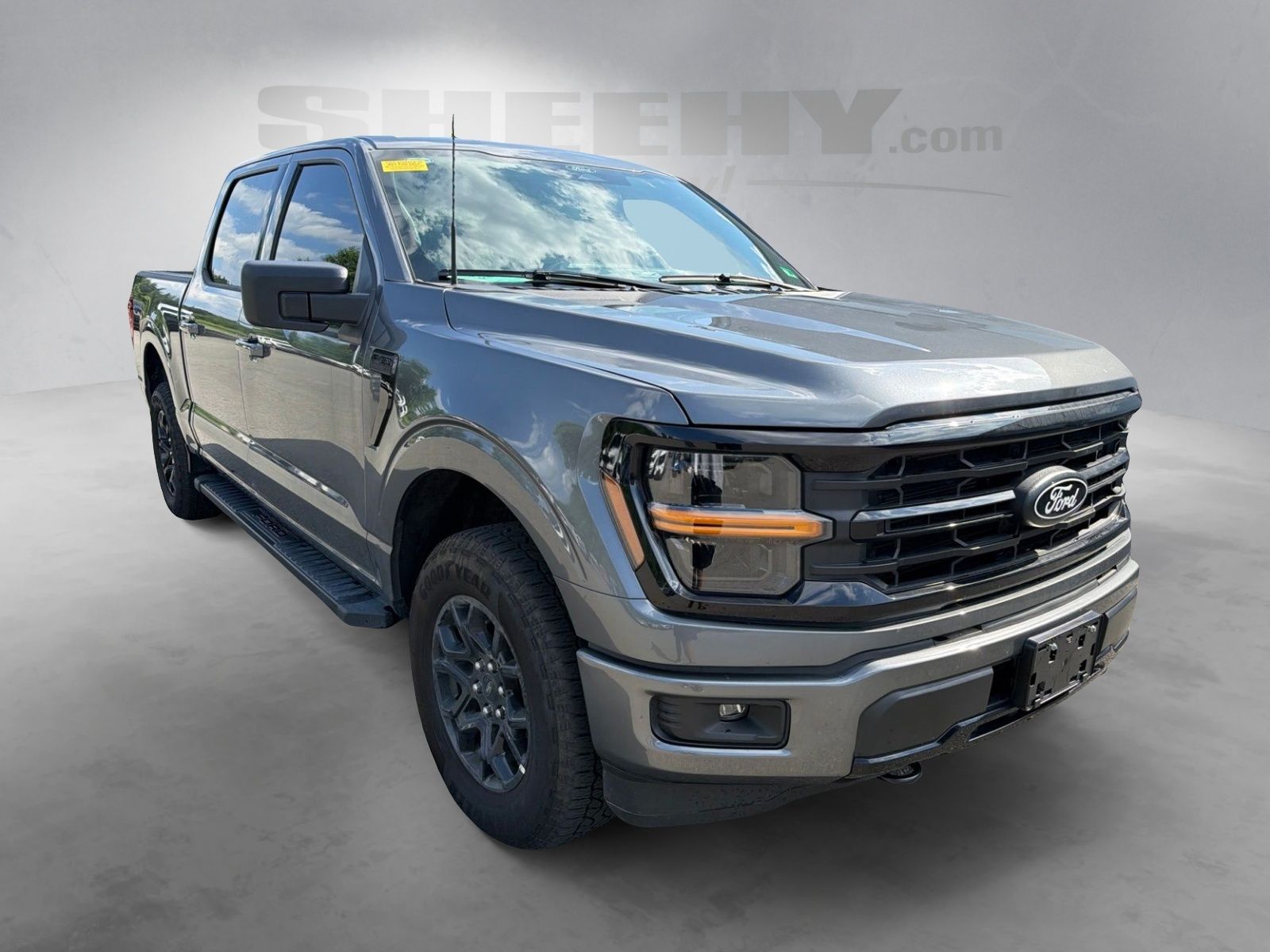 Used 2025 Carbonized Gray Metallic Ford XLT image 2