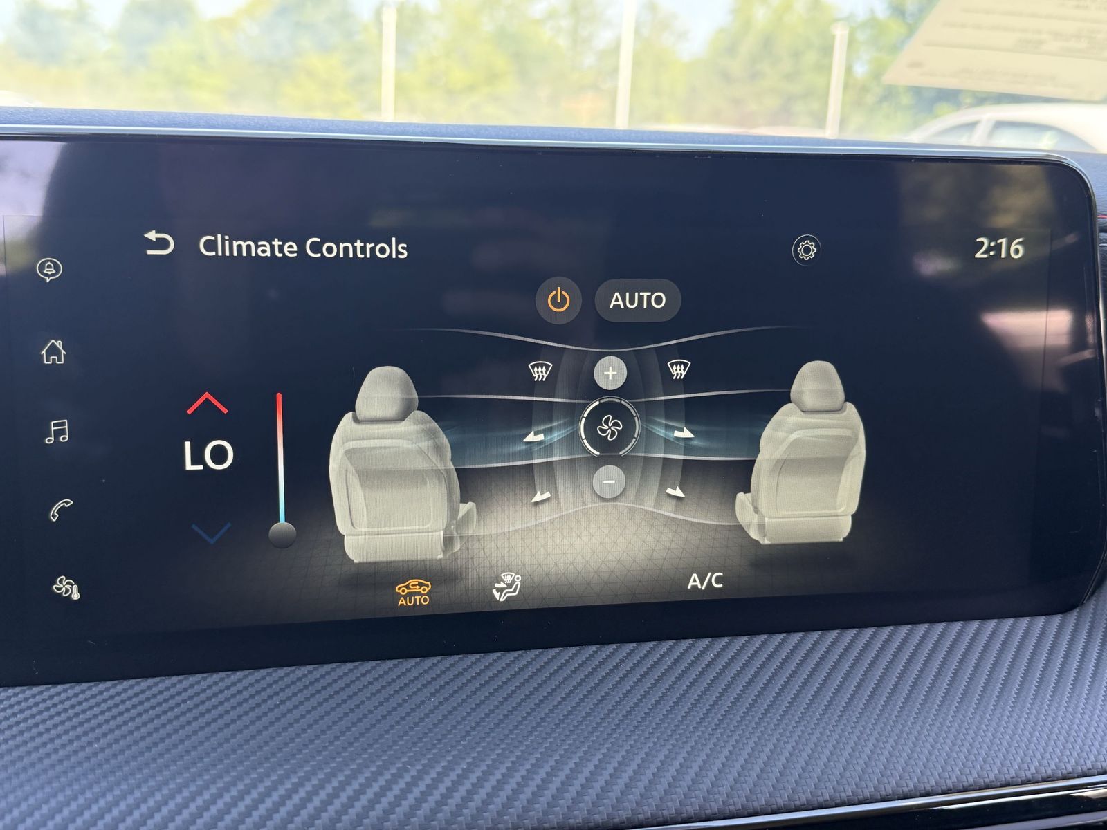 2025 Nissan Kicks SR photo 3