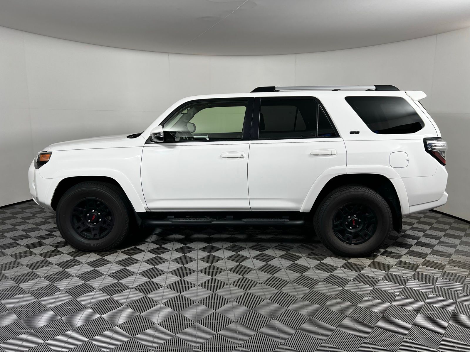 Thumbnail: 2023 Toyota 4Runner - 8