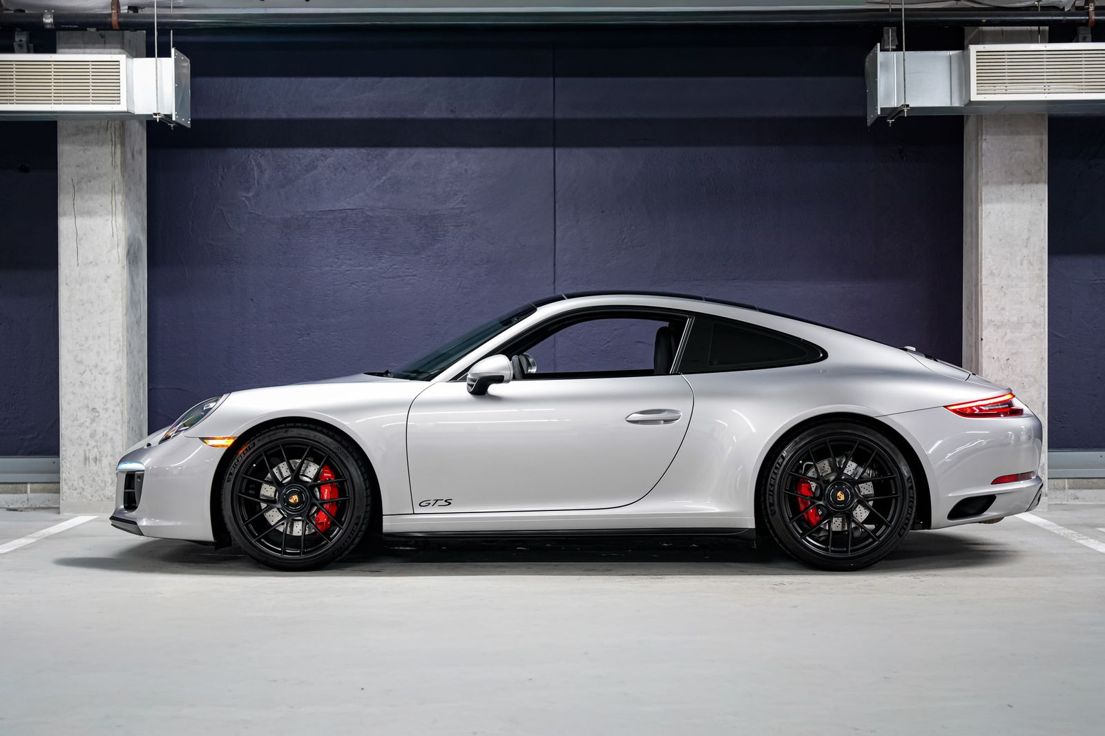 2018 Porsche 911 Carrera GTS — photo 7