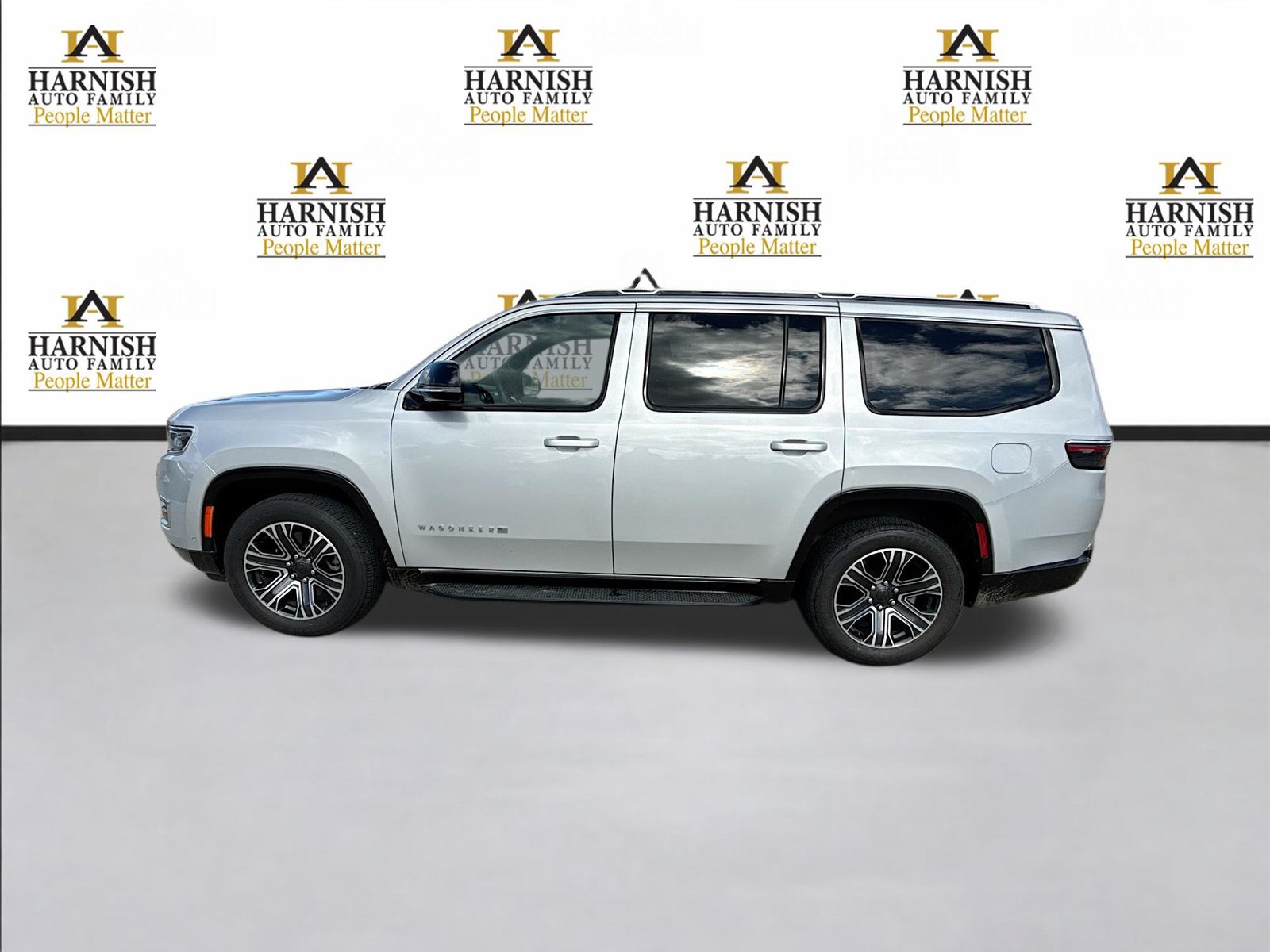 View vehicle photo 3