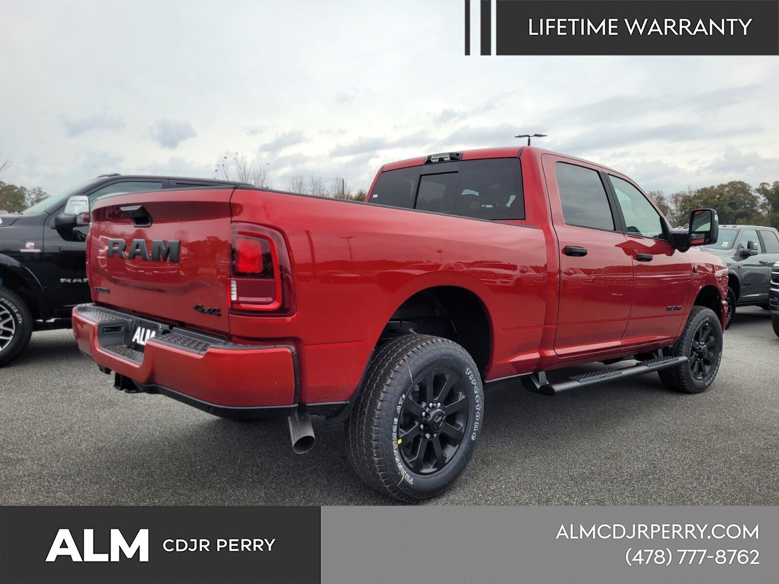 New 2026 Molten Red Pearl-Coat Exterior Paint RAM Big Horn image 15