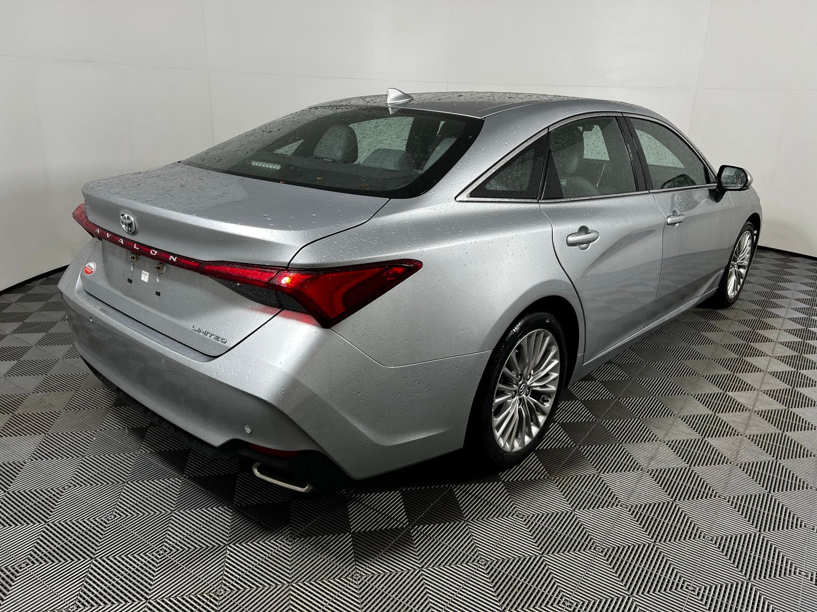 Thumbnail: 2019 Toyota Avalon - 5