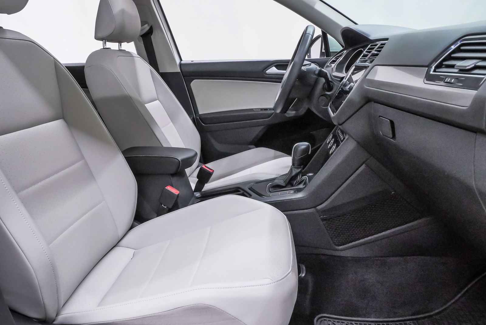 2021 Volkswagen Tiguan 2.0T SE White at Big Star Buick GMC