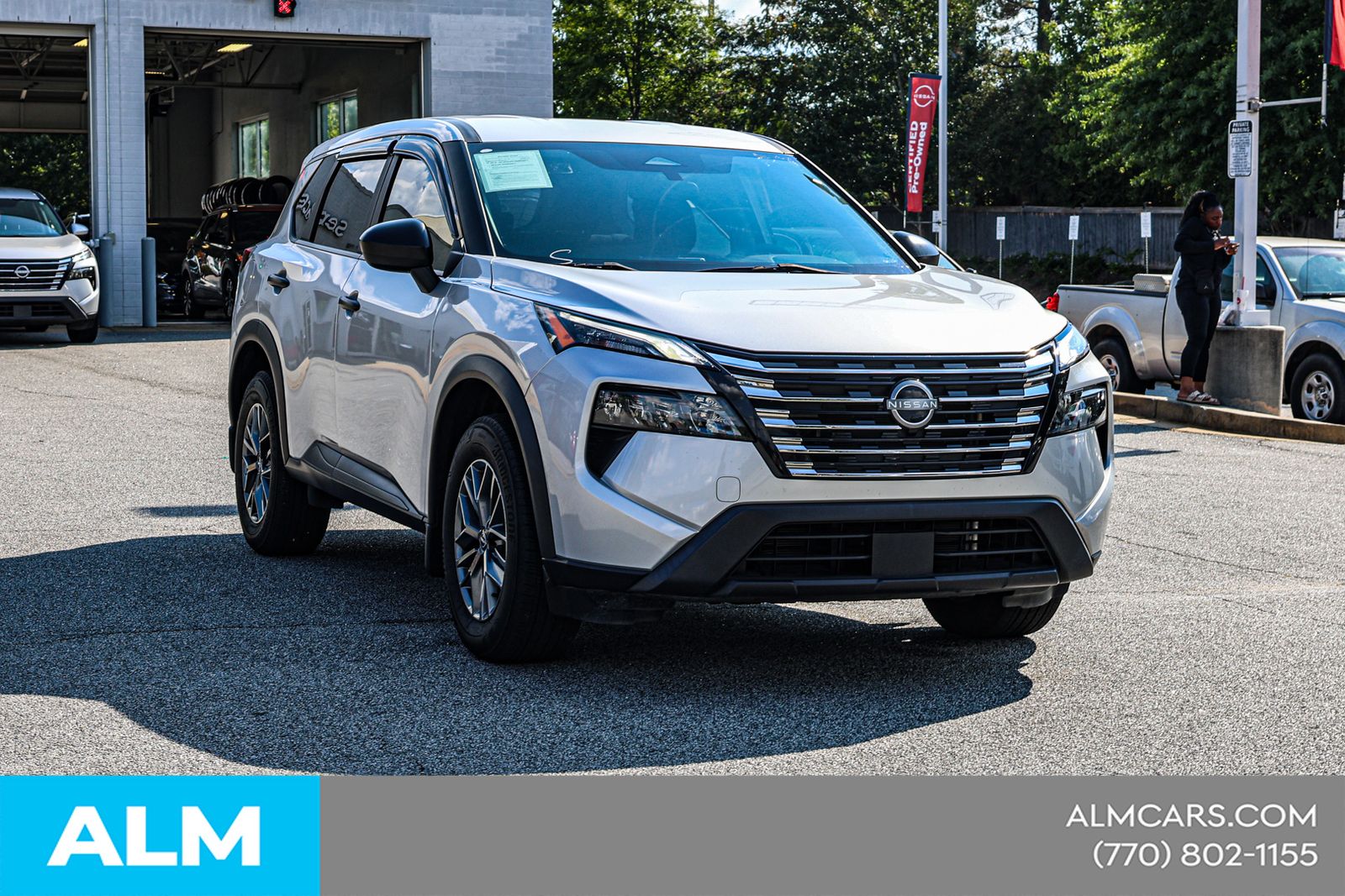 Used 2024 Silver Nissan S image 6