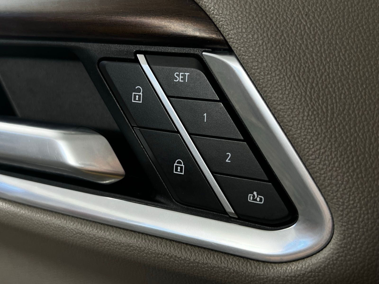 2022 GMC Sierra 1500 SLT 11