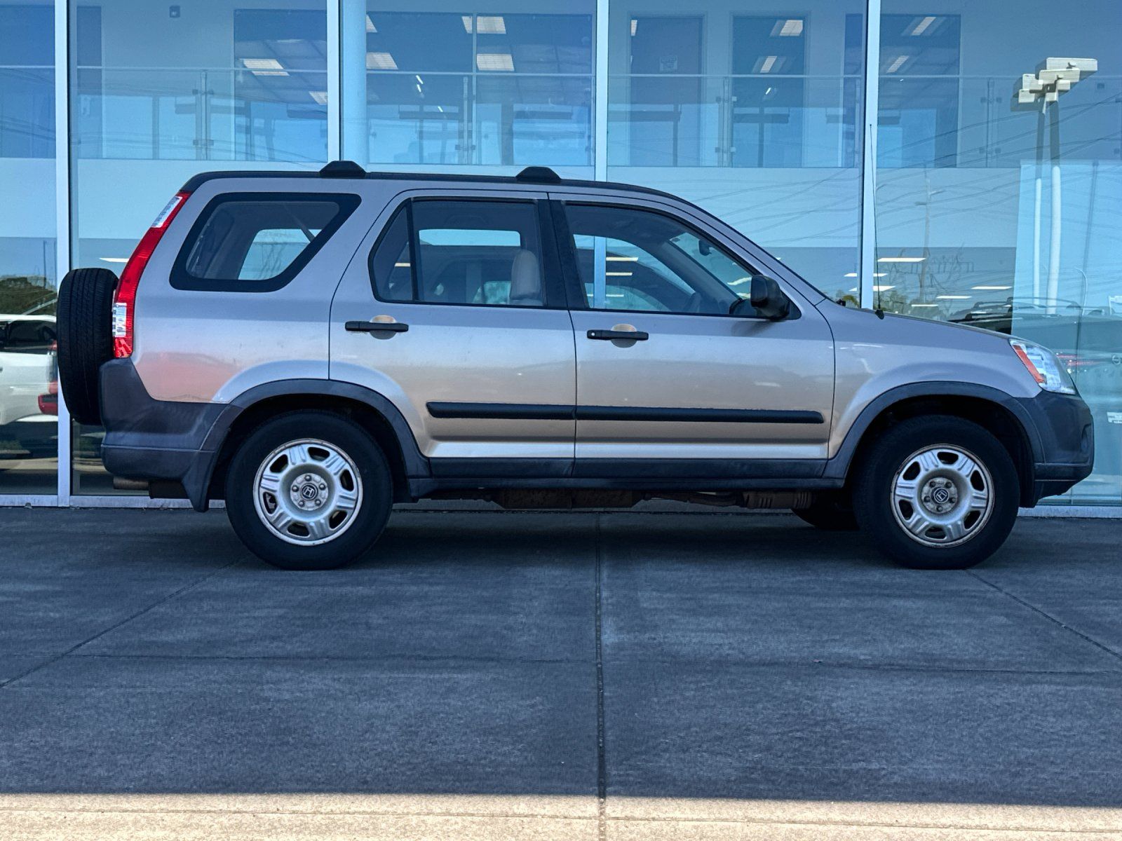 Used 2005 Honda CR-V LX with VIN JHLRD68555C012250 for sale in Wilsonville, OR