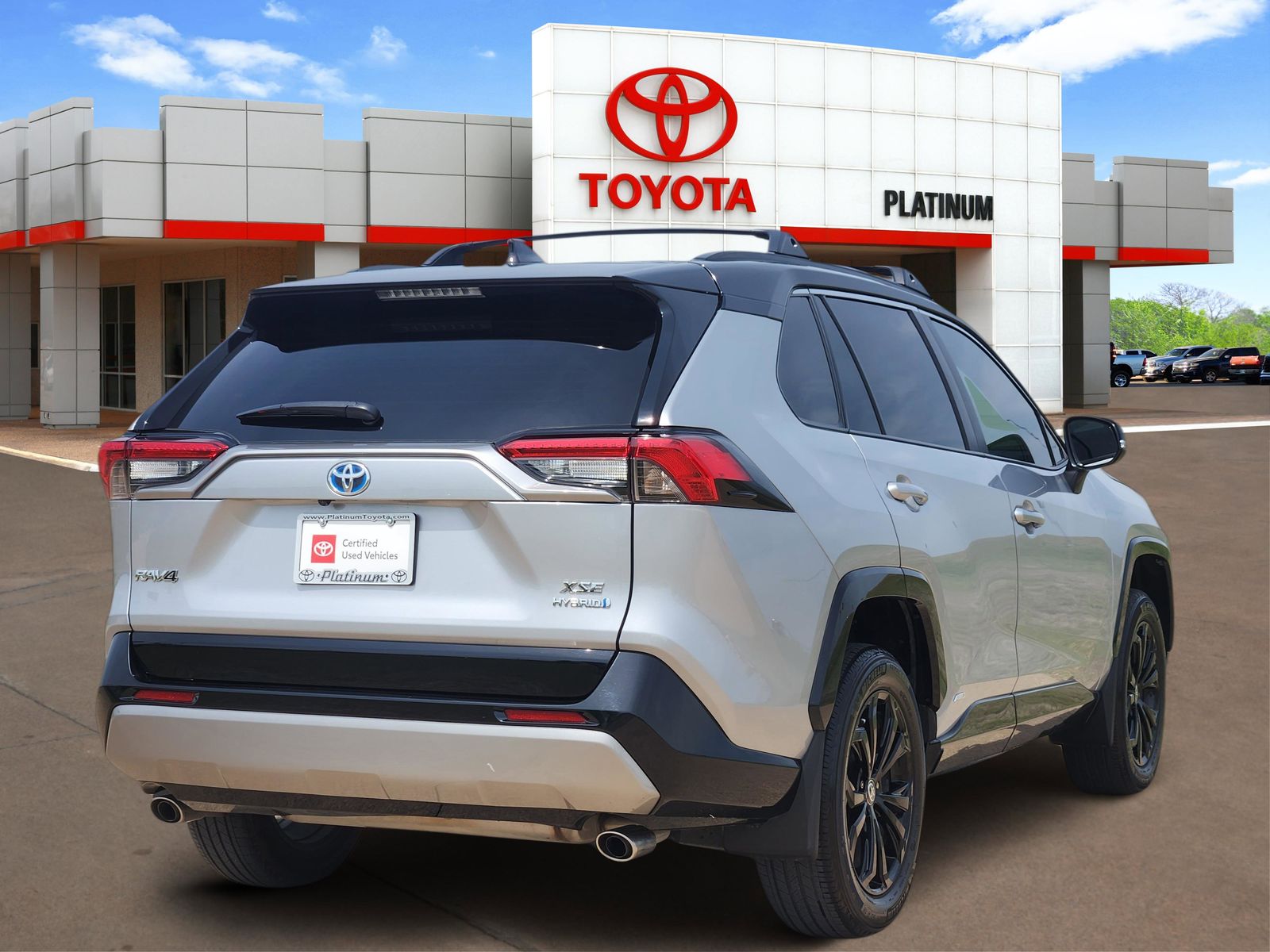 View vehicle photo 4