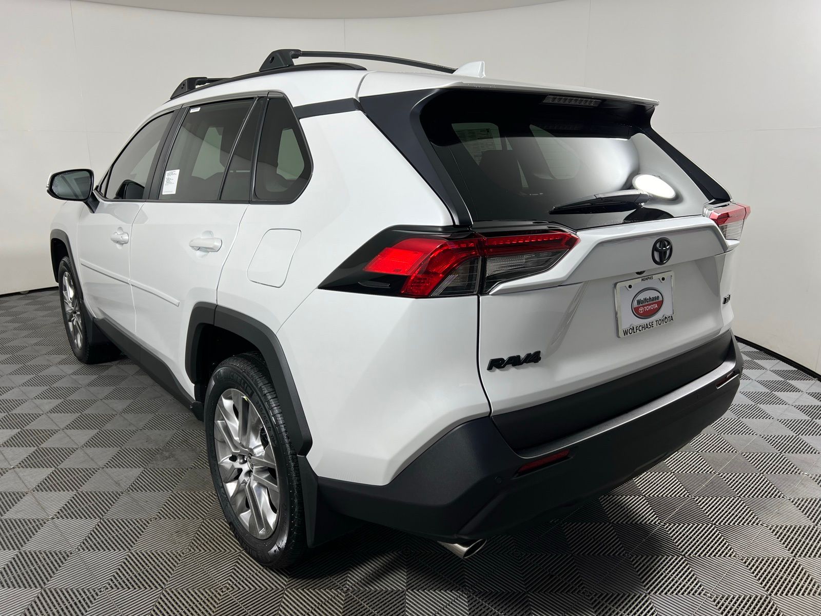 2024 Toyota RAV4 XLE Premium 7