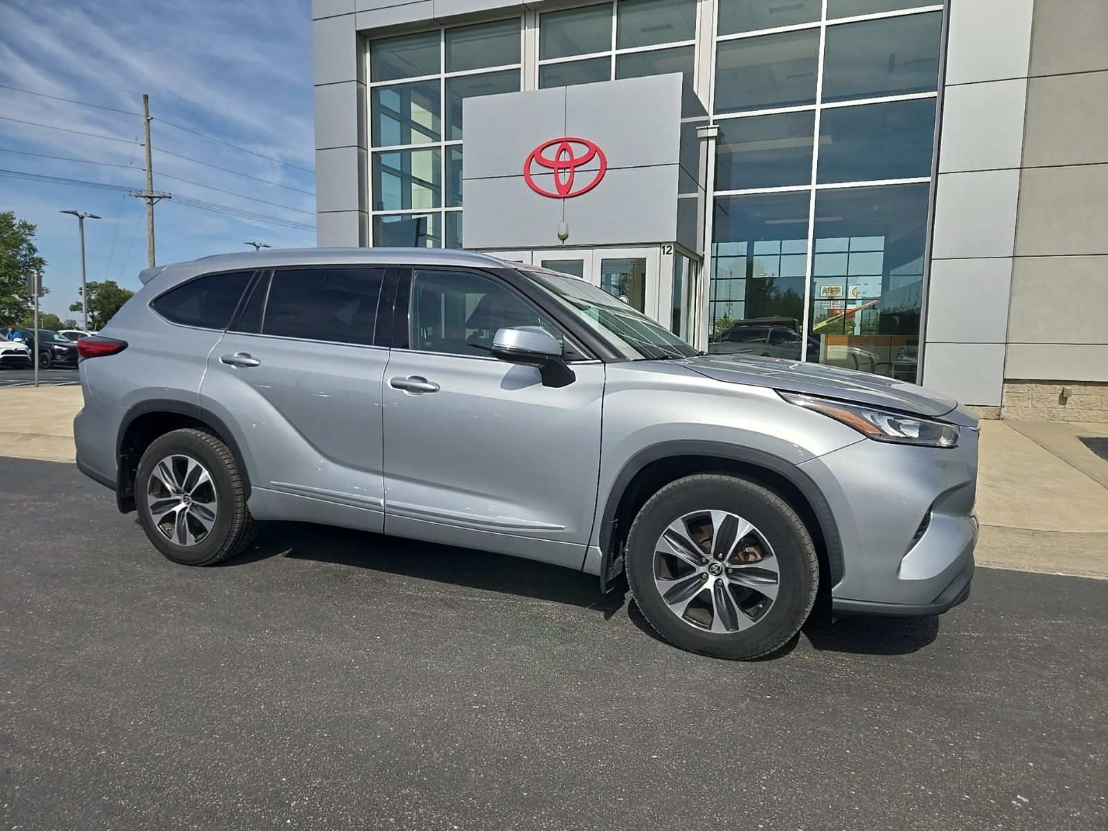 Celestial Silver Metallic 2020 Toyota Highlander SUV / Crossover All-Wheel Drive 8-Speed Automatic