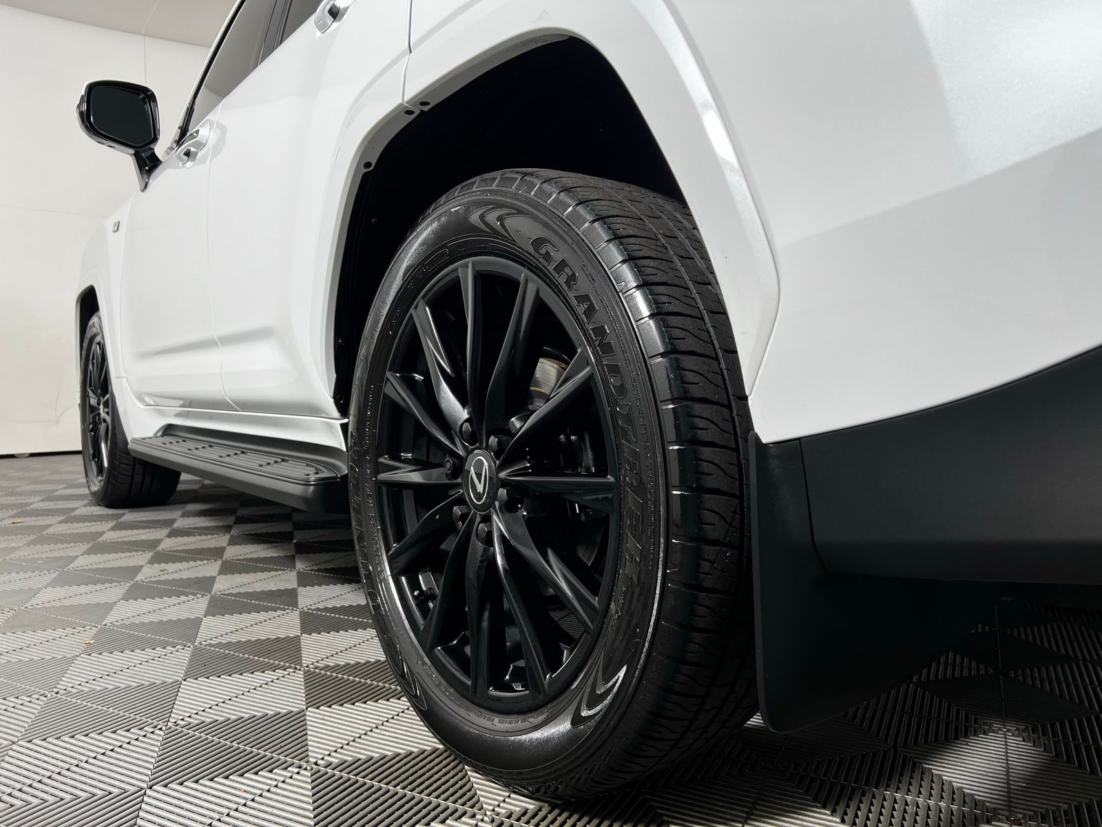 Thumbnail: 2024 Lexus LX - 25