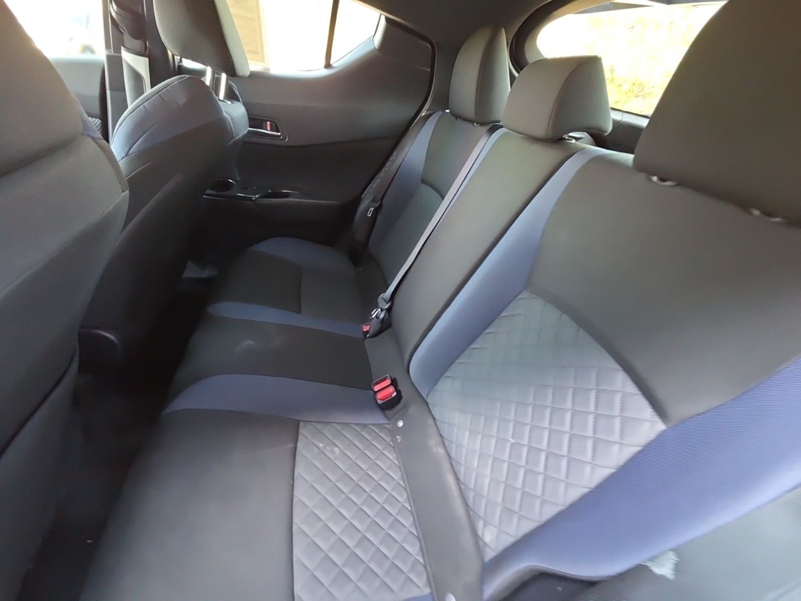 Used 2021 White Toyota XLE image 5