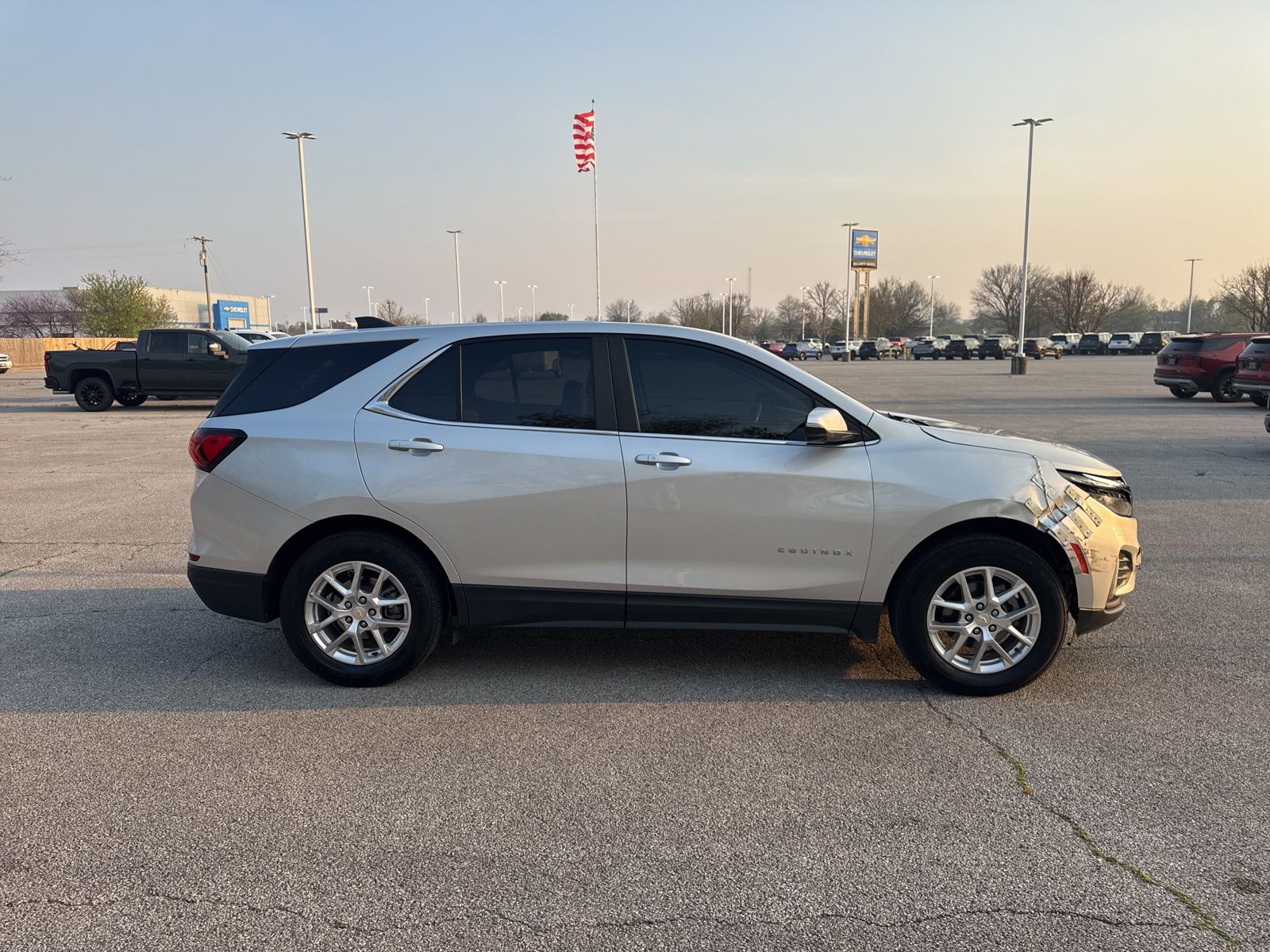 Silver Ice Metallic 2022 Chevrolet Equinox LT AWD with 1LT SUV / Crossover Four-Wheel Drive 6-Speed Automatic Overdrive