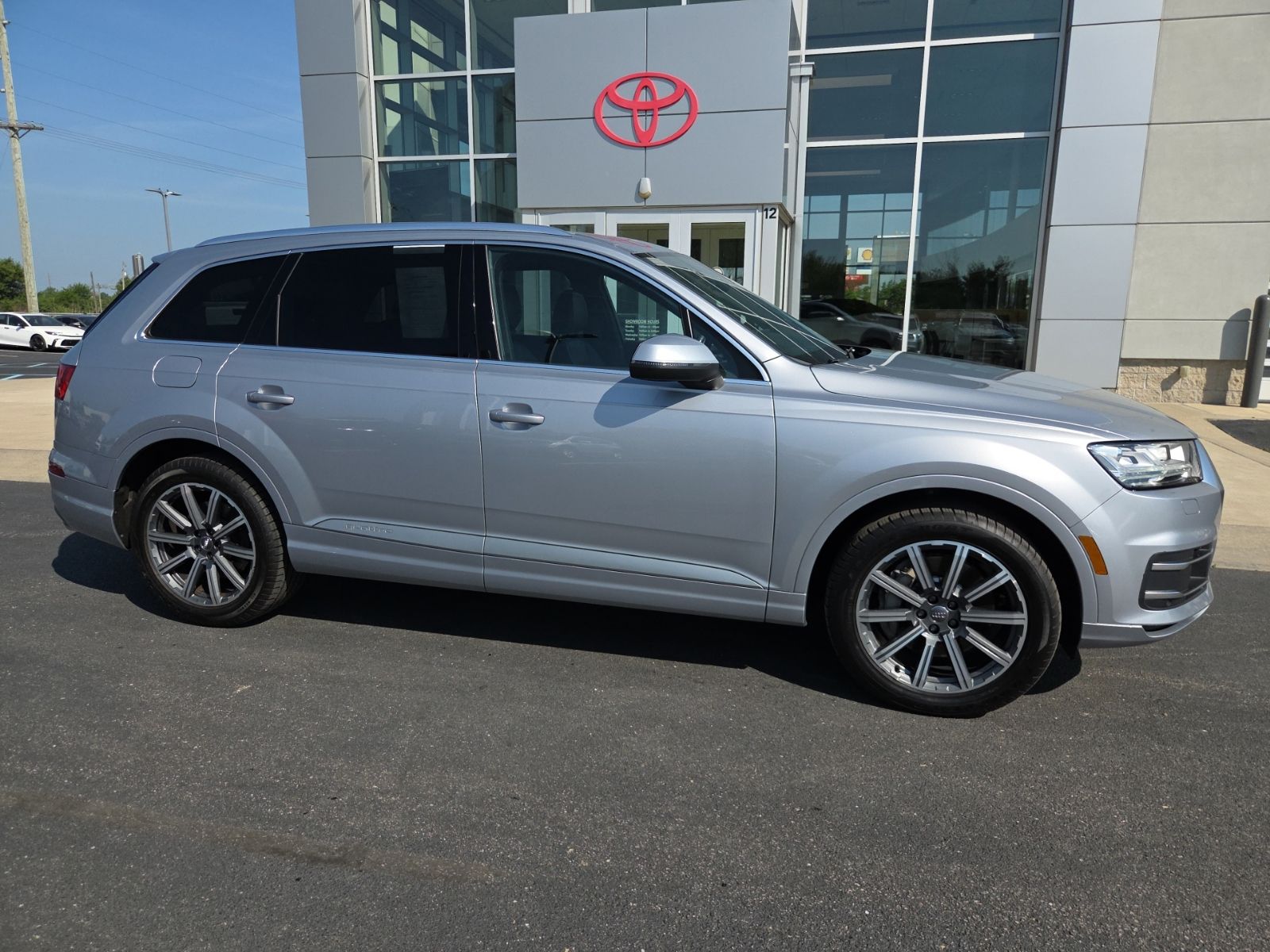 Florett Silver Metallic 2017 Audi Q7 SUV / Crossover All-Wheel Drive 8-Speed Automatic