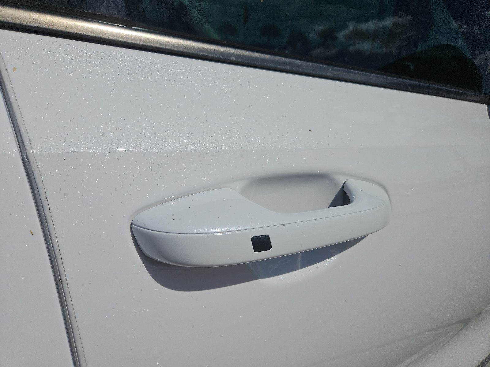 2021 Kia Sorento S White at North Houston Mitsubishi