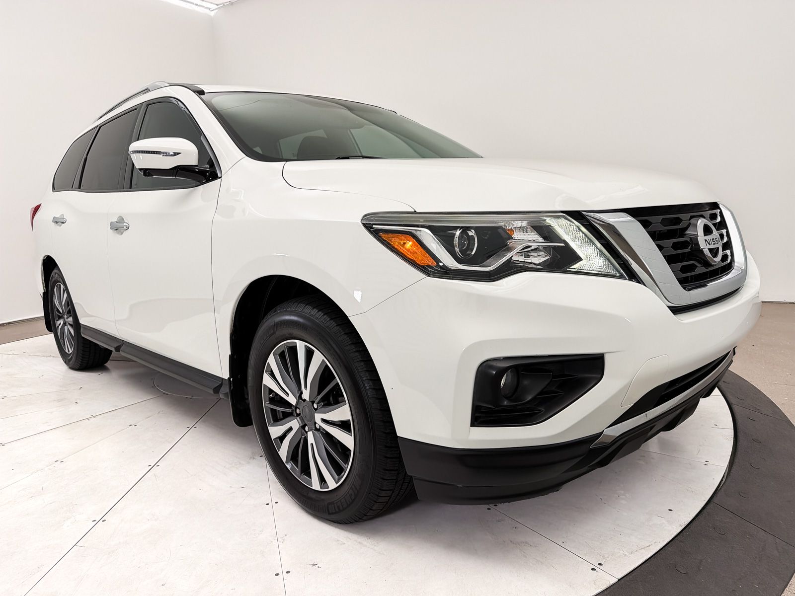 2017 Nissan Pathfinder SL