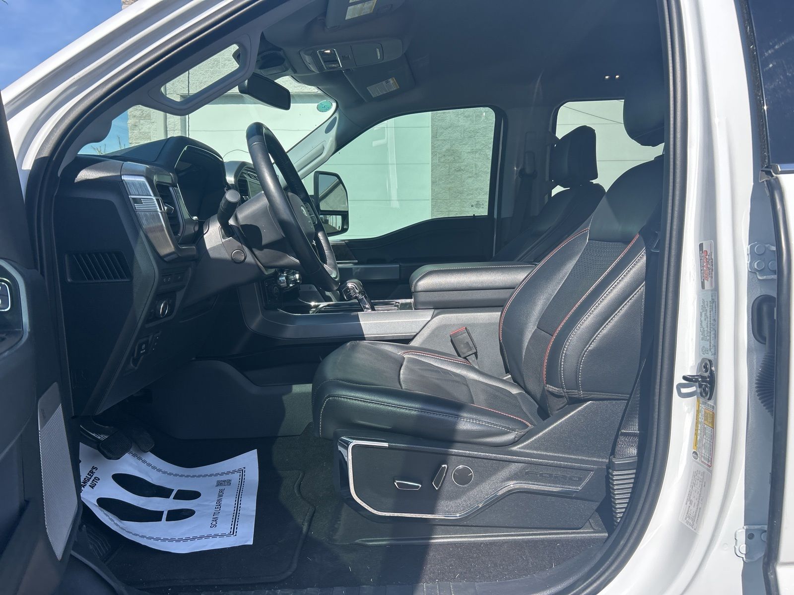 Certified Used 2023 Oxford White Ford Lariat image 9