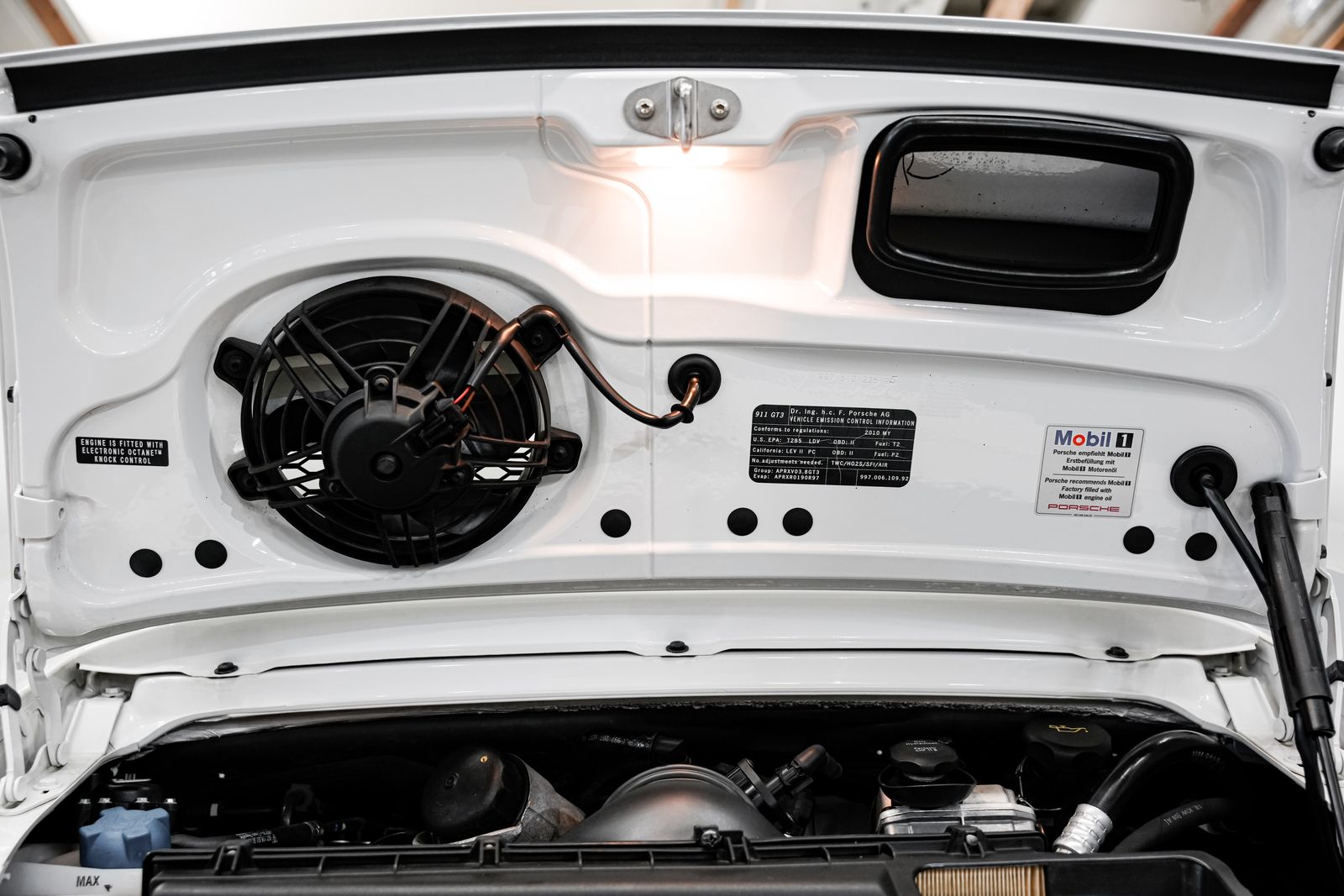 2010 Porsche 911 GT3 — photo 40