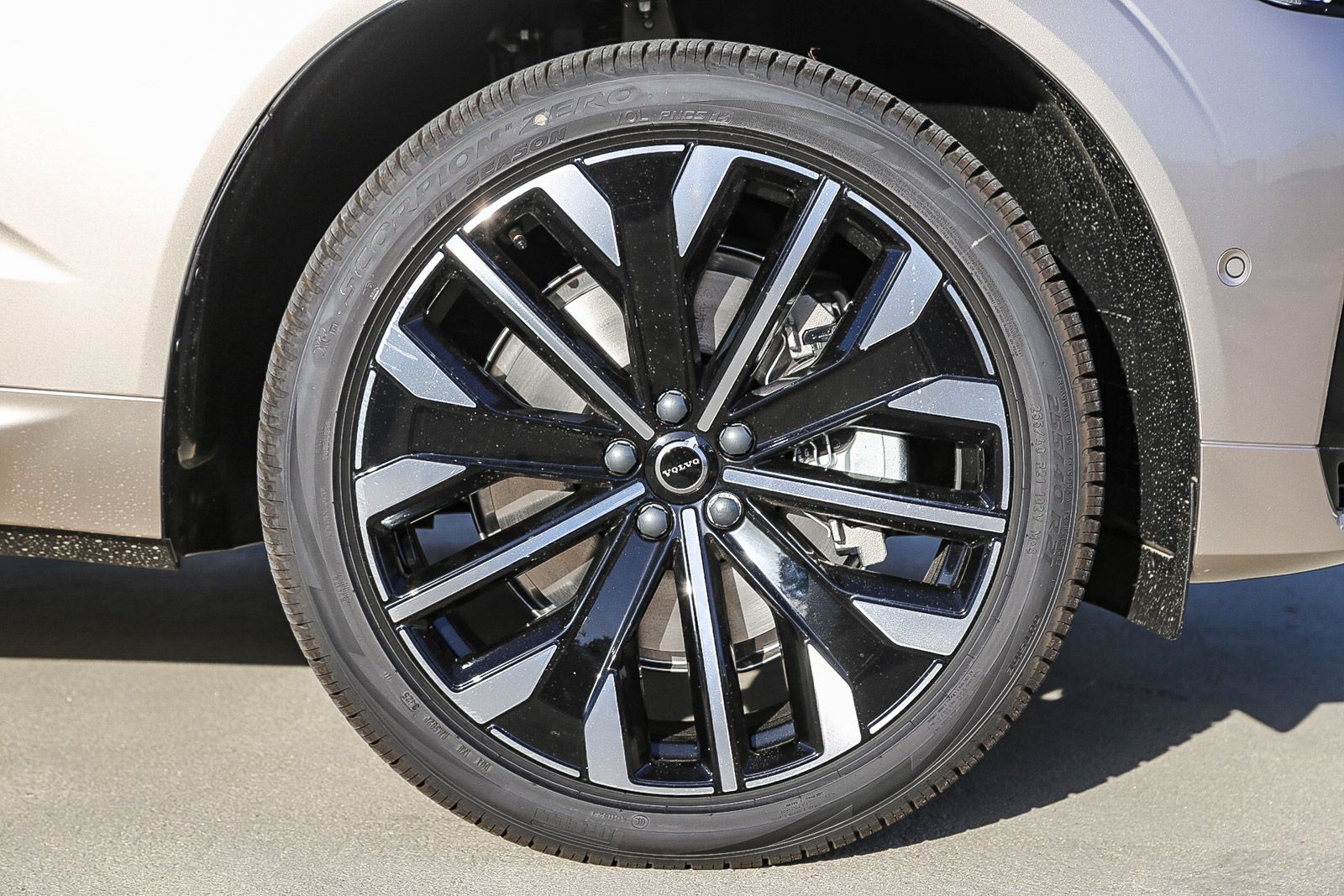 2026 Volvo XC60 Ultra - Photo 10